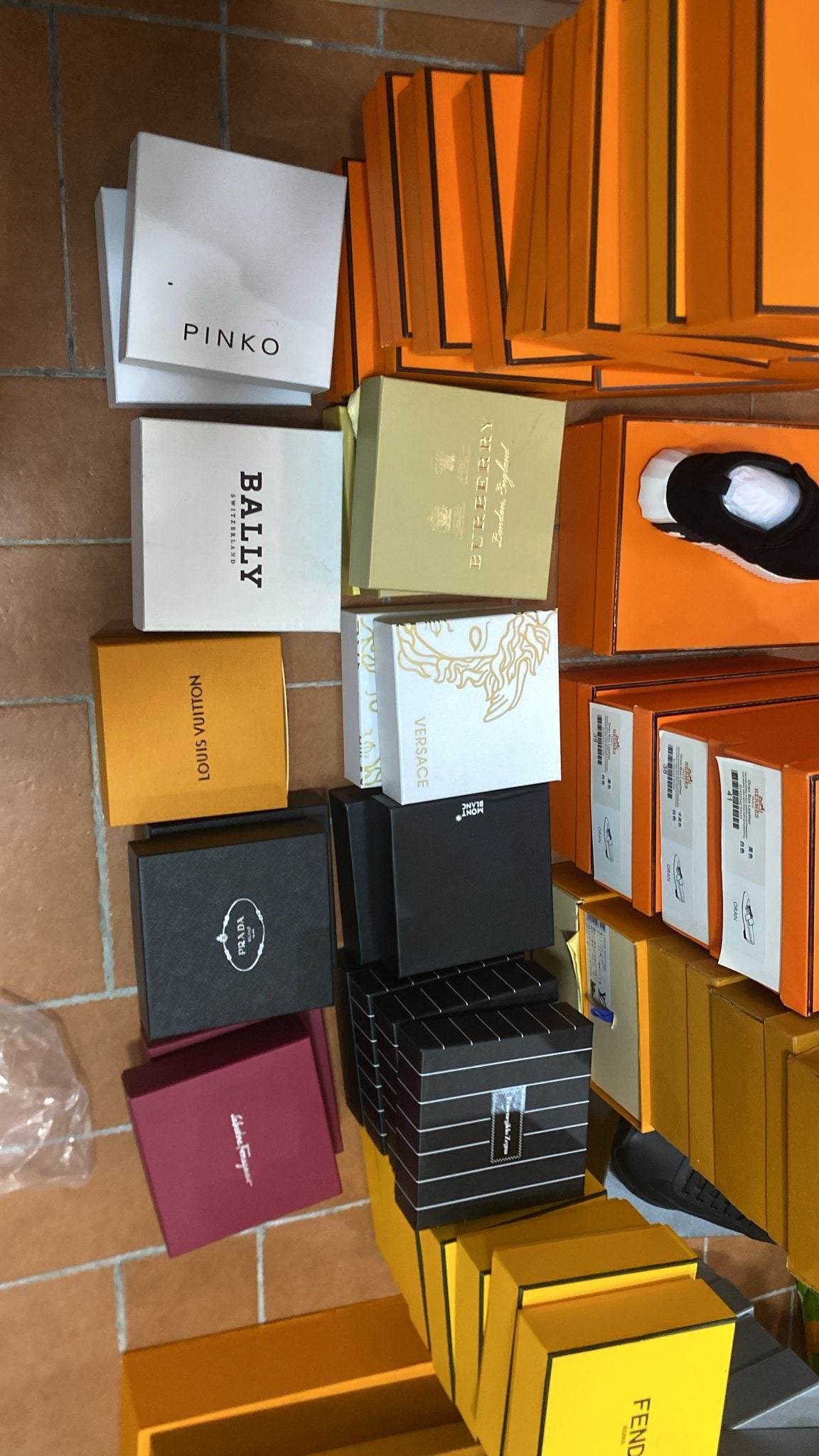 "PREMIUM" SURPRISE BOX