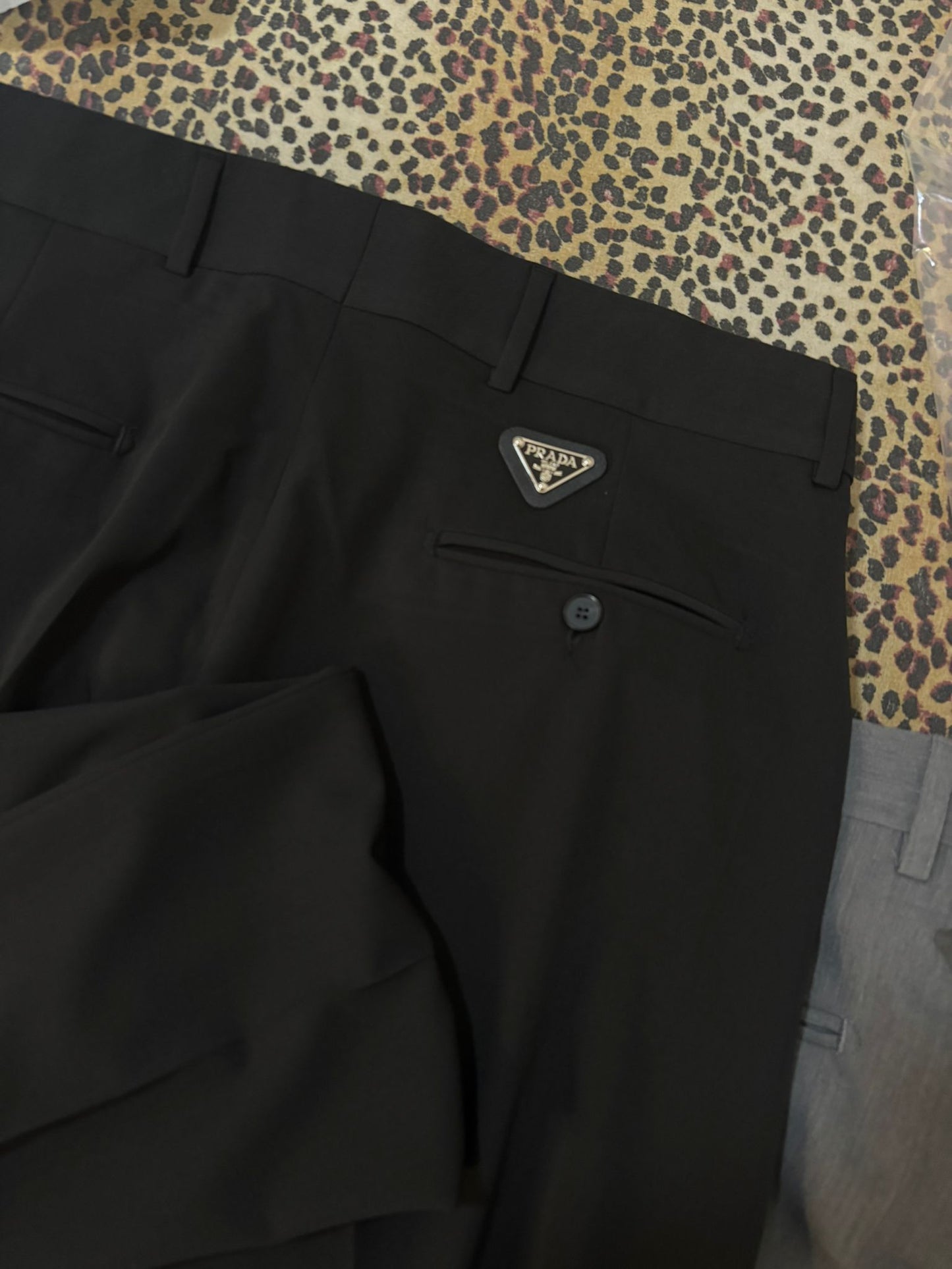 PANTALONE PRADA