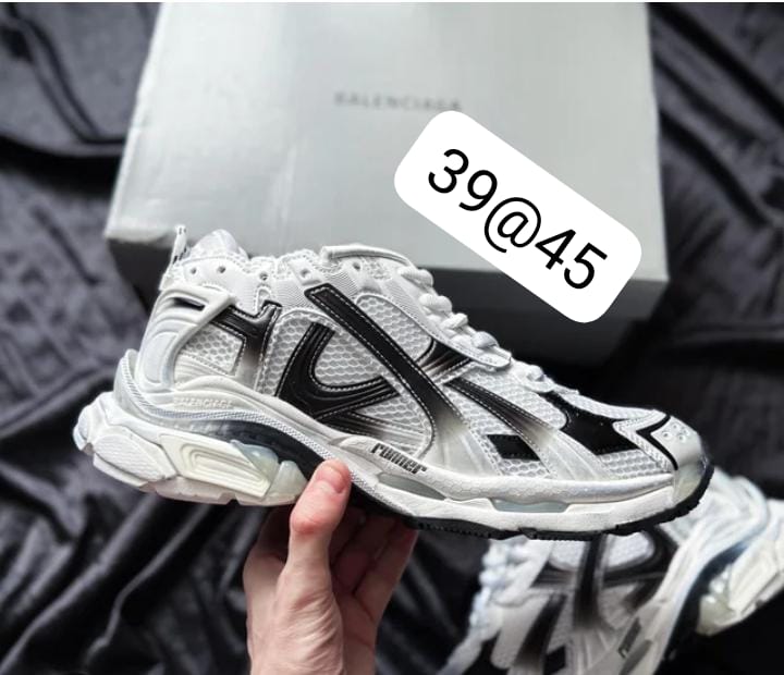 BALENCIAGA "RUNNER" BLACK AND WHITE