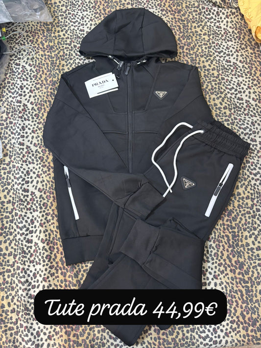 TUTA COMPLETA PRADA