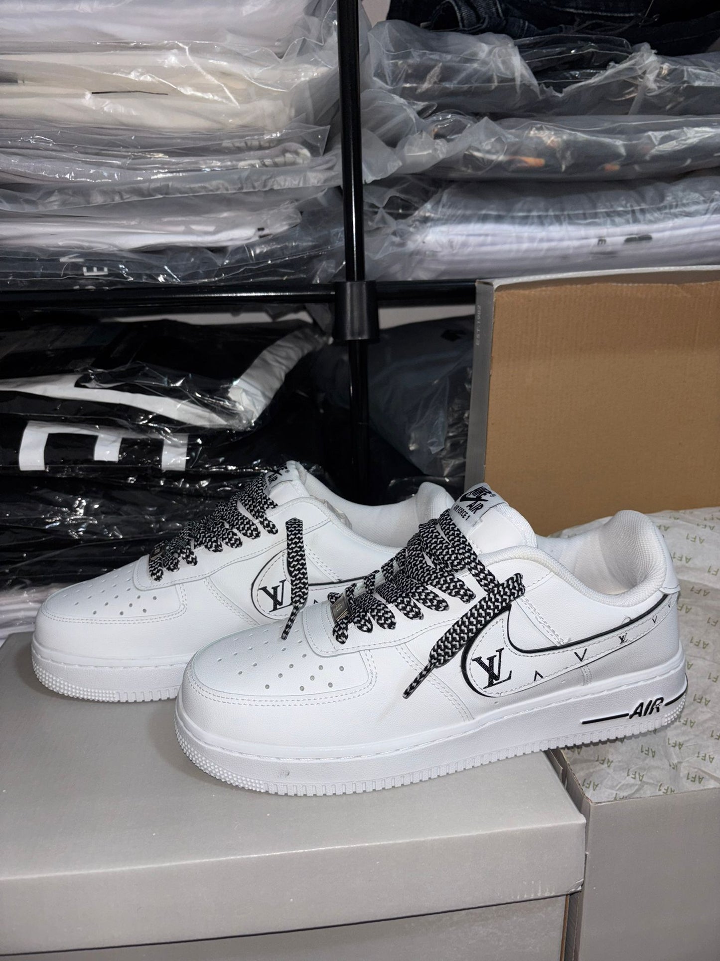 NIKE AIR FORCE X LOUIS VUITTON