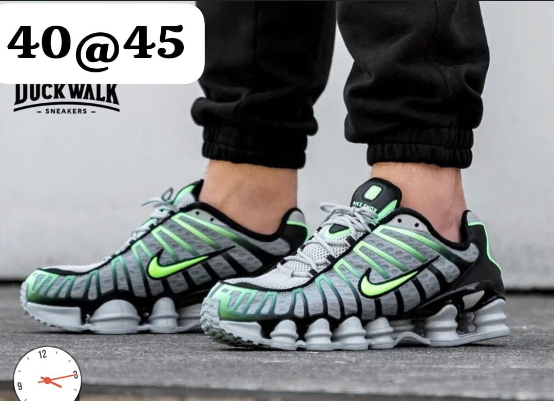 NIKE SHOX